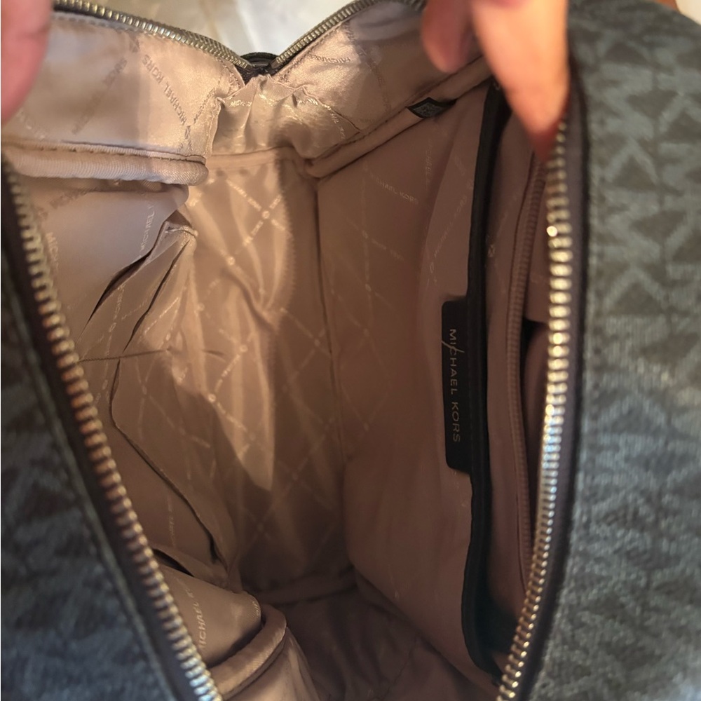 Michael Kors Abbey Medium Floral Appliqué Backpack Admiral Blue Signature MK - Picture 6 of 7